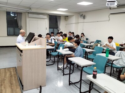 113學年度課程檢討座談會圖片